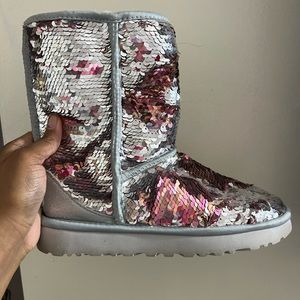 UGG - Classic Short Sequin